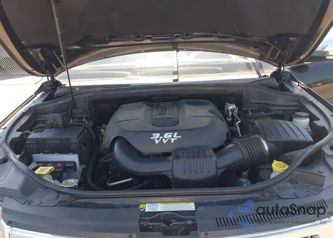 2012 Jeep Grand Cherokee Overland z USA, uszkodzony, nr VIN 1C4RJECG9CC305283